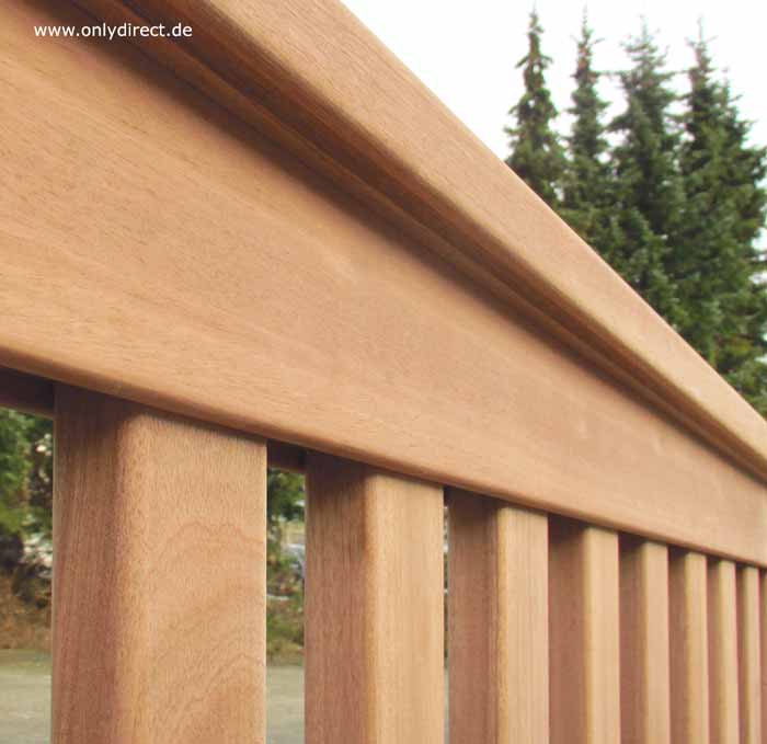 Premium Holzzaun mit Satteldach - Gartenzaun Mahagoni Hartholz FSC - Anfertigung nach Maß